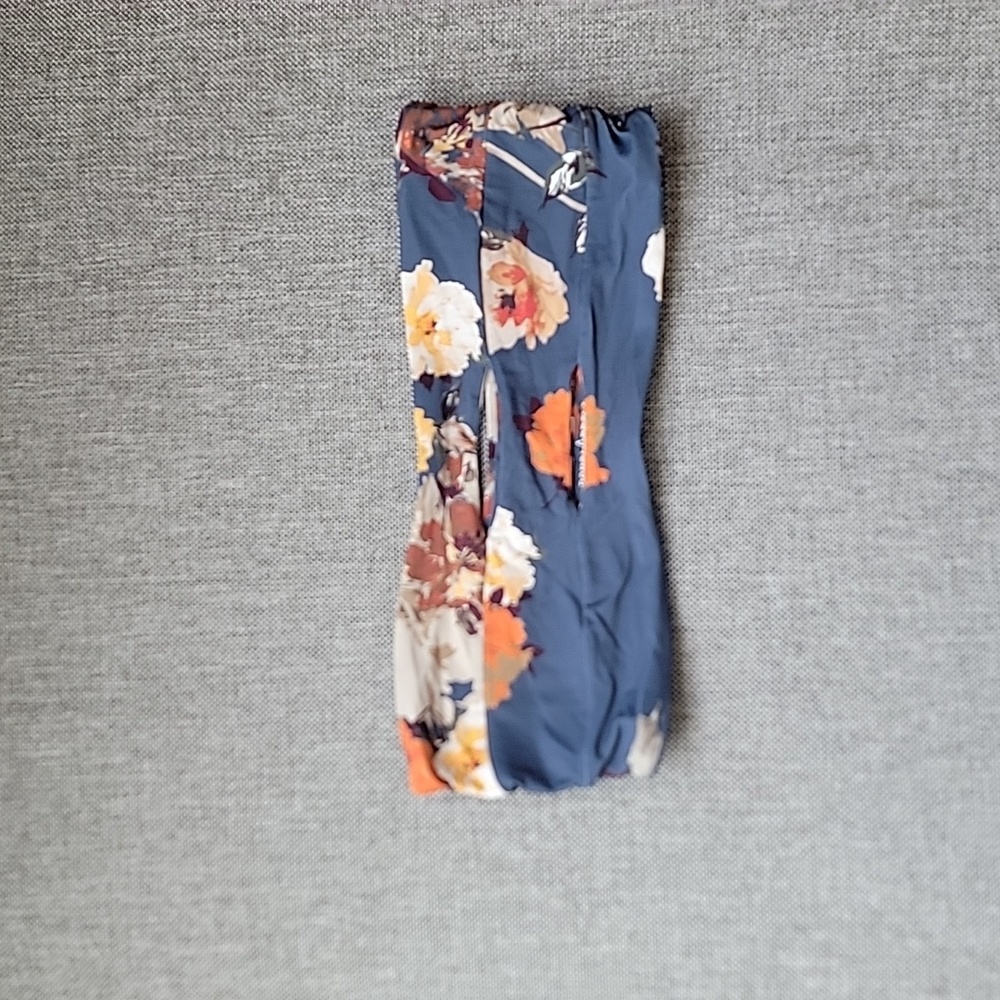Boys & Arrows bikini top, beautiful floral print. Size L